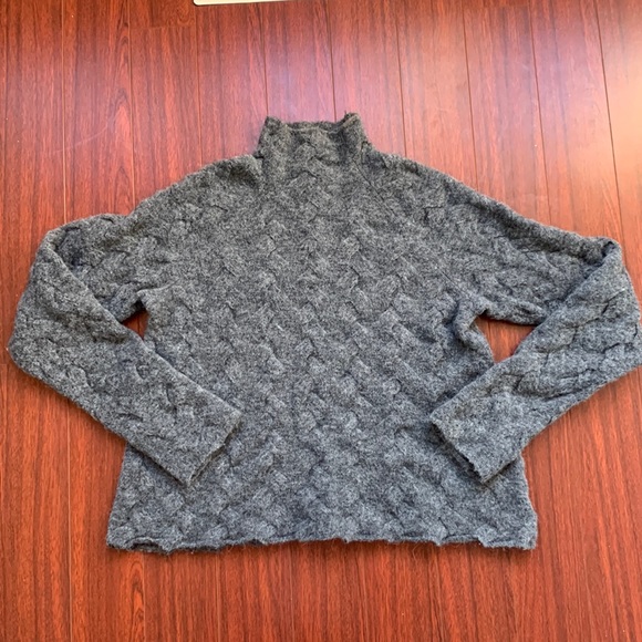 Aritzia Chunky Turtleneck Sweater - Picture 2 of 3